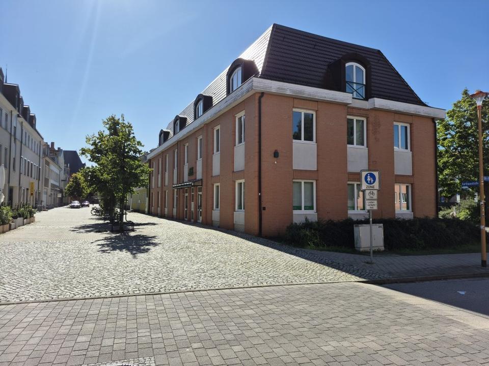 Thumbnail-ERSTBEZUG mit Aufzug 2-Zimmer nähe Rathaus