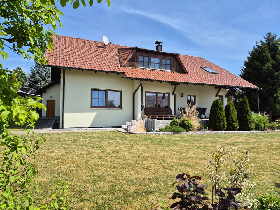 Thumbnail-Helle 3-Zimmer-Erdgeschosswohnung mit großer Terrasse und Garten