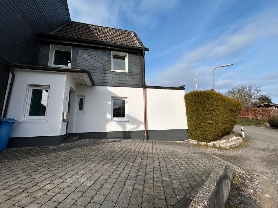 Thumbnail-Von Privat - Eckhaus in wunderbarer Lage mit viel Privatsphäre