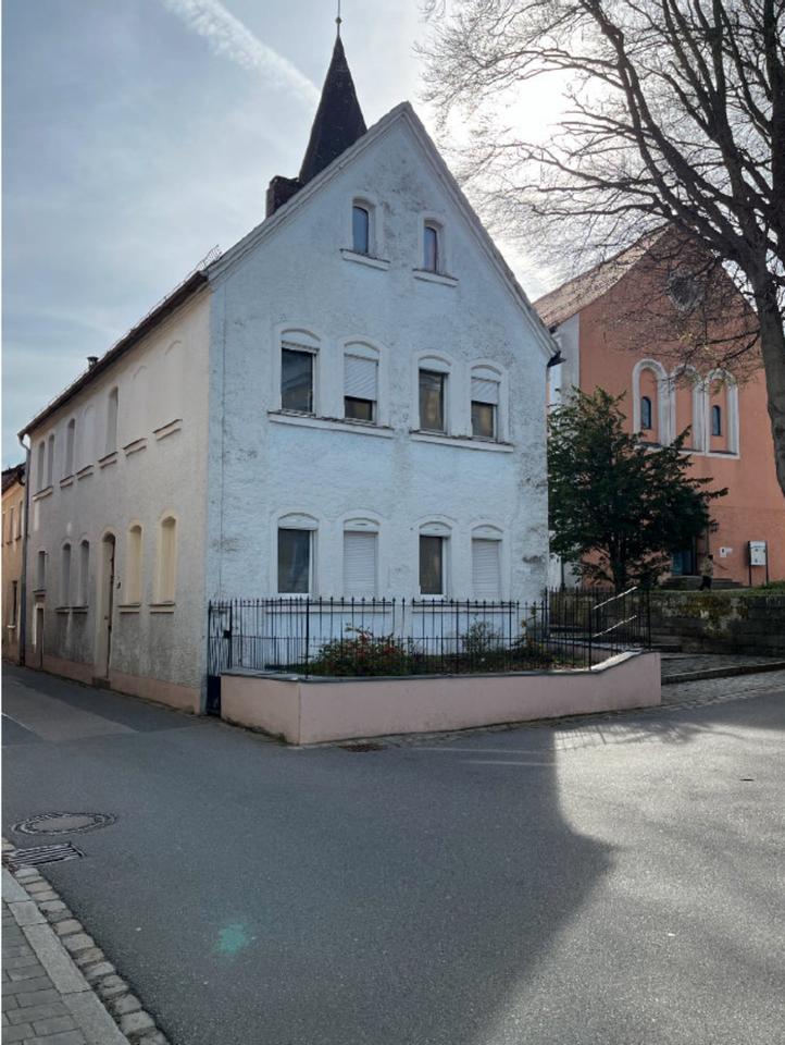 Thumbnail-Mehrfamilienhaus mit Bürgerstolz in zentraler Lage mit Vorgarten