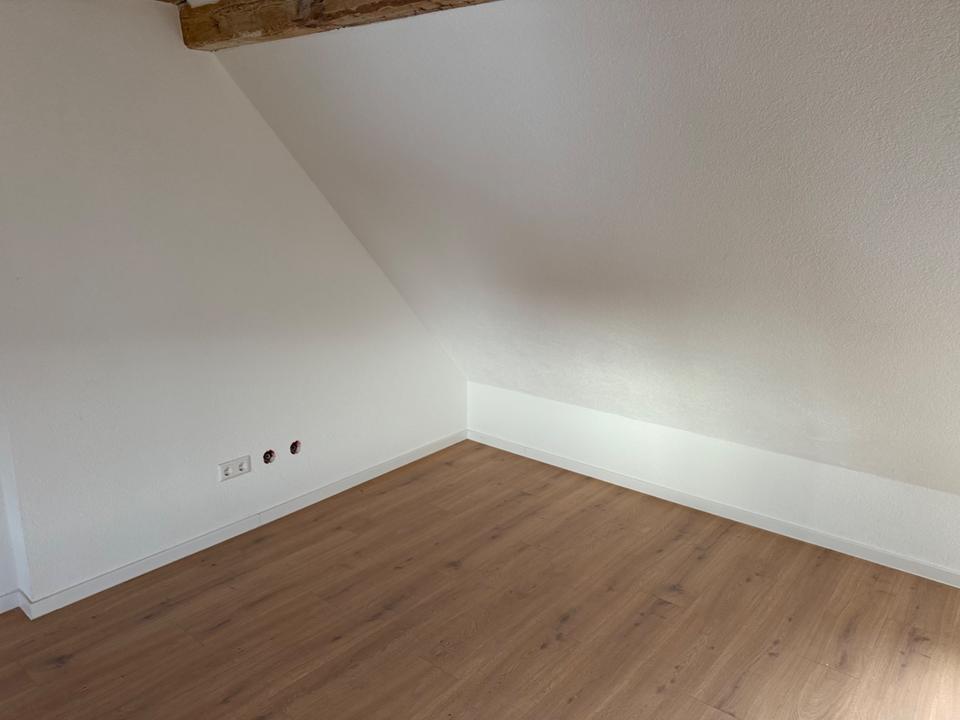 Thumbnail-WG Zimmer mit Balkon-DS Stadtnah-Arbeiter-Azubis-Studenten …..