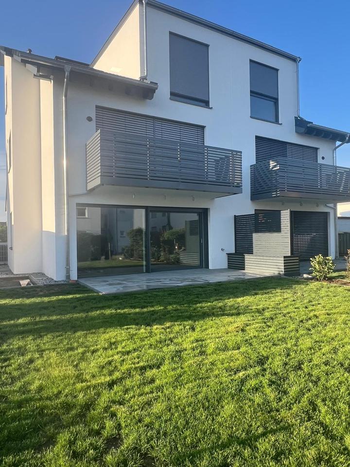 Thumbnail-Neubau-Rarität in Bestlage: Wohngenuss mit Garten und Einzelgarag