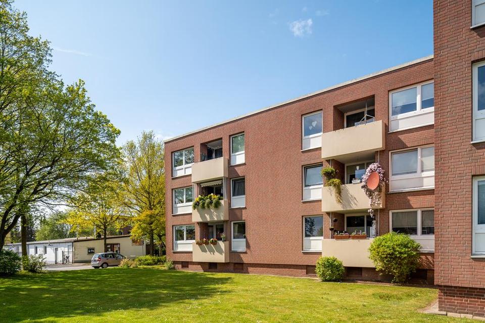 Thumbnail-Renovierte 3 Zimmer Wohnung mit Balkon in Surheide!