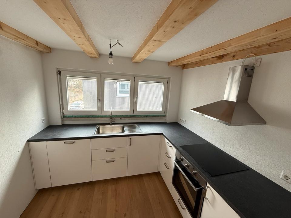 Thumbnail-Frisch sanierte 4-Zimmer-Dachgeschosswohnung mit Gartenanteil