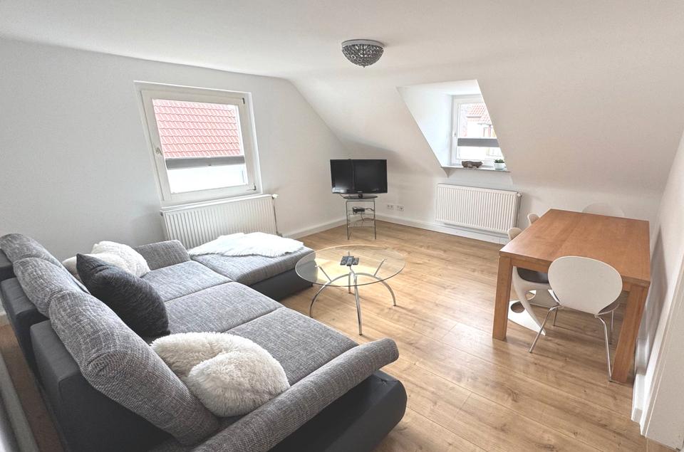 Thumbnail-STILVOLLE, MÖBLIERTE 3-ZIMMER-WOHNUNG MIT REINIGUNGSSERVICE -ideal für 1-2 Personen