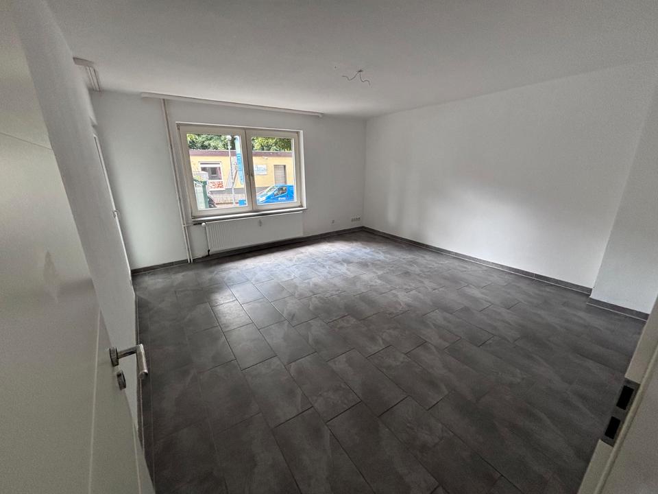Thumbnail-Moderne Erdgeschoss Wohnung mit Balkon und Kellerraum 3 Zimmer