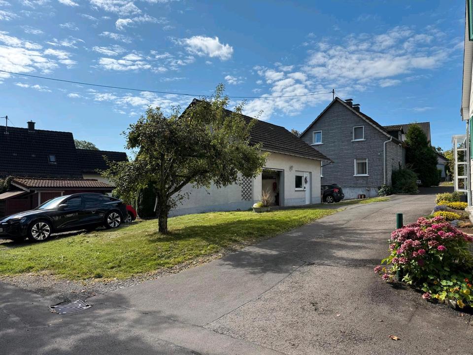 Thumbnail-Einfamilienhaus mit Garage und Lagerraum