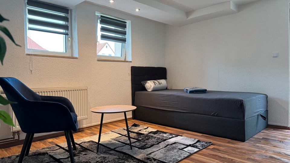 Thumbnail-Moderne 1-Zimmer-Wohnung, neu renoviert und möbliert