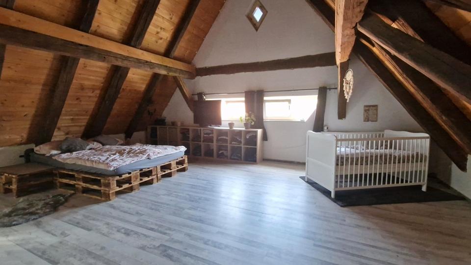 Thumbnail-Große 3-Zimmer Maisonettewohnung in denkmalgeschütztem Mehrfamilienhaus in Scheer