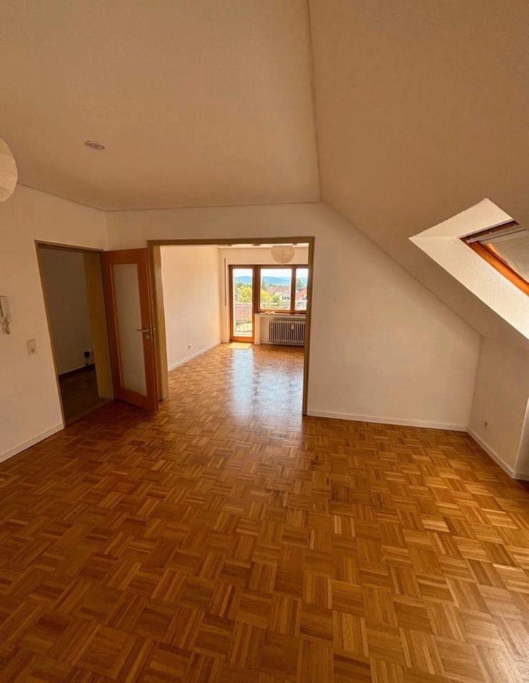 Thumbnail-Geräumige DG Wohnung + Garage