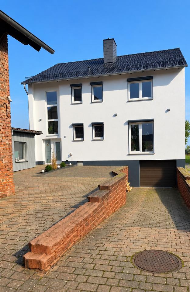 Thumbnail-Einfamilienhaus mit Scheune in Wippershain