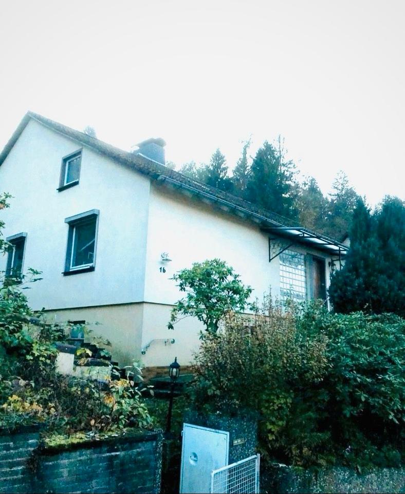 Thumbnail-Ein bis zwei Familienhaus zu verkaufen