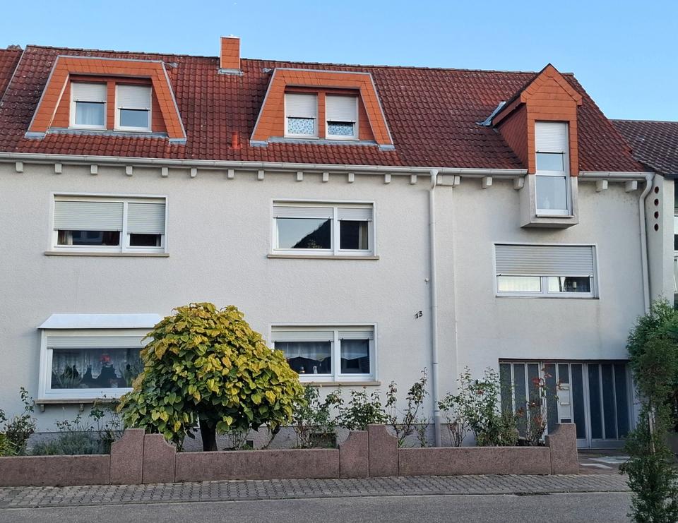 Thumbnail-Charmantes Zweifamiienhaus mit kl.Garten im Stadtteil Waghäusel