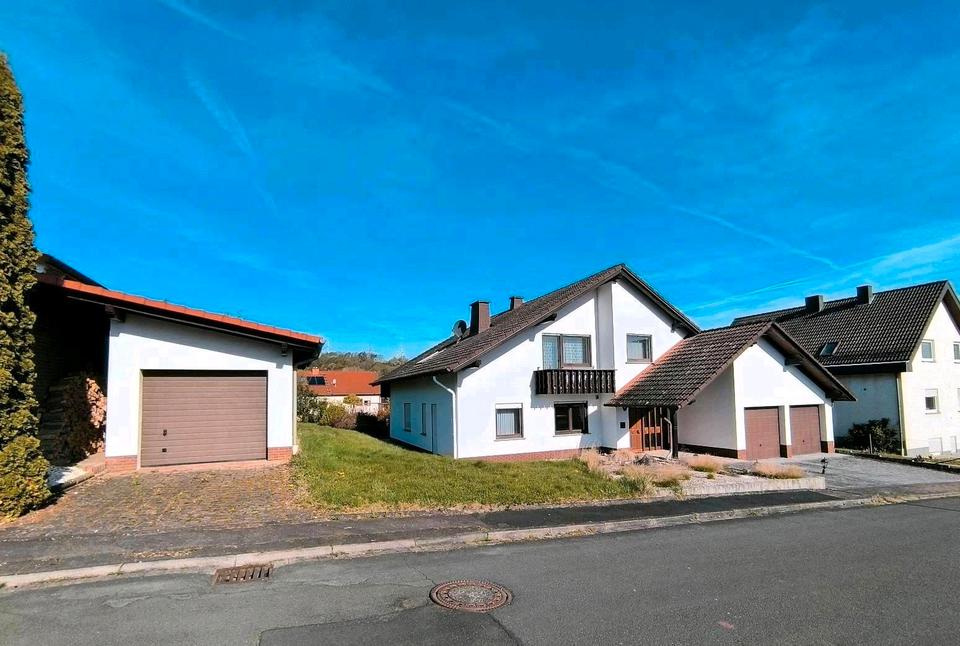 Thumbnail-Einfamilienhaus, 2 Etagen, Keller, 3 Garagen + 3 Stellplätze