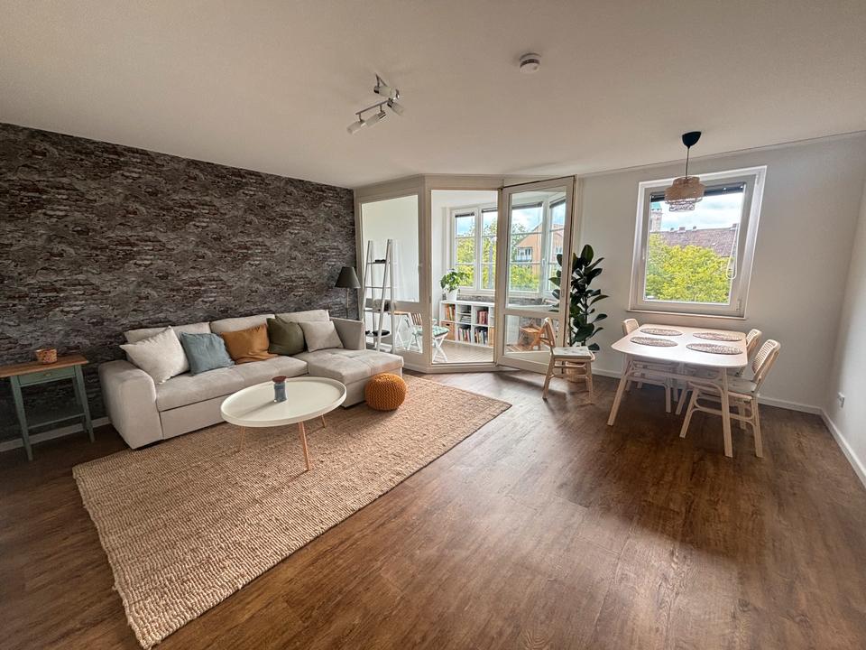 Thumbnail-Helle 2 Zimmer Wohnung mit EBK und Loggia in Braunschweig Zentrum