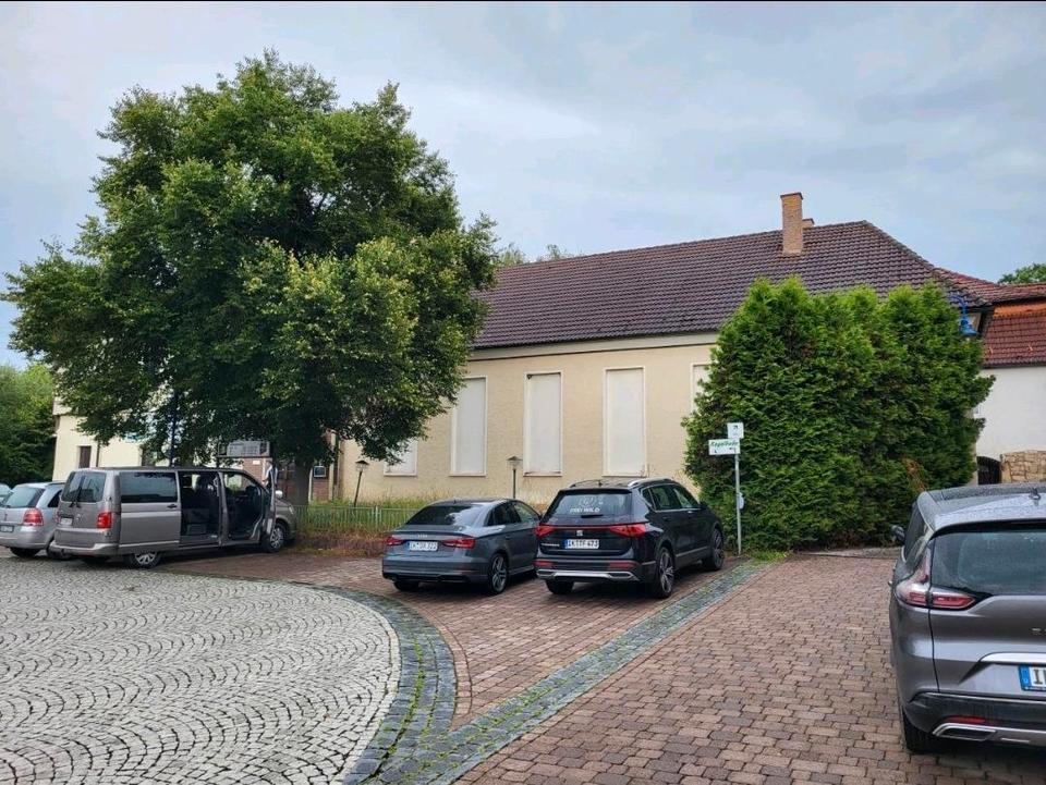 Thumbnail-Haus mit Restaurant, Halle und vermietbaren Wohnräumen