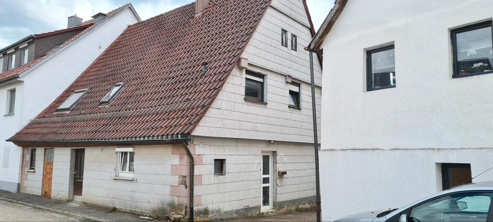 Thumbnail-Renovierungsbedürftiges Haus