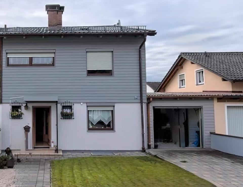 Thumbnail-Doppelhaushälfte, ca. 120 qm, saniert - Ort: 84543 Winhöring