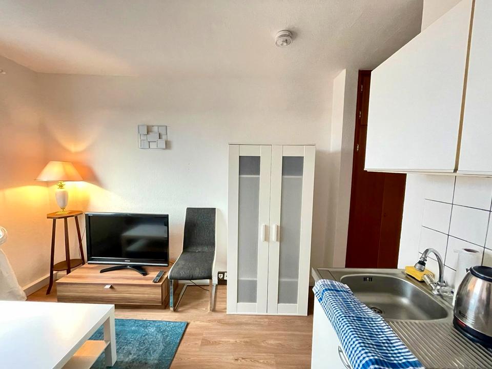 Thumbnail-Möblierte 1-Zimmer-Wohnung mit Panorama-Ausblick in Wedel