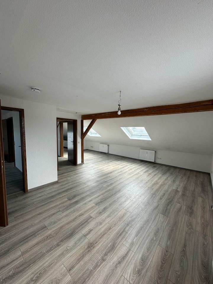 Thumbnail-Ober- Roden Charmante 2,5 ZimmerDachgeschosswohnung