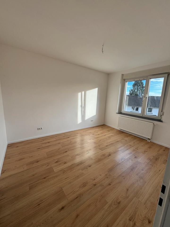 Thumbnail-Helle und modernisierte 2-Zimmer Altbauwohnung mit Balkon