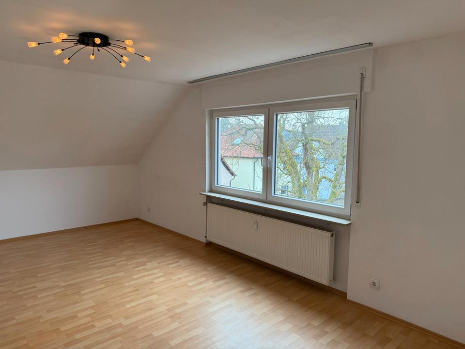Thumbnail-Helle 2-Zimmer Dachgeschosswohnung in Mühlacker-Lienzingen