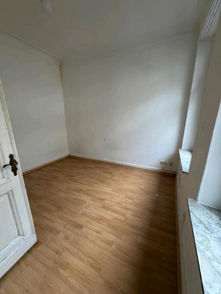 Thumbnail-renovierungsbedürftige 1 Zimmer Wohnung in Krefeld Innenstadt