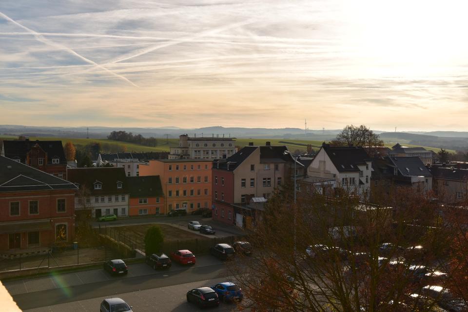 Thumbnail-Schöne 2-Raum-Wohnung im Zentrum von Hohenstein-Ernstthal mit Balkon und Einbauküche
