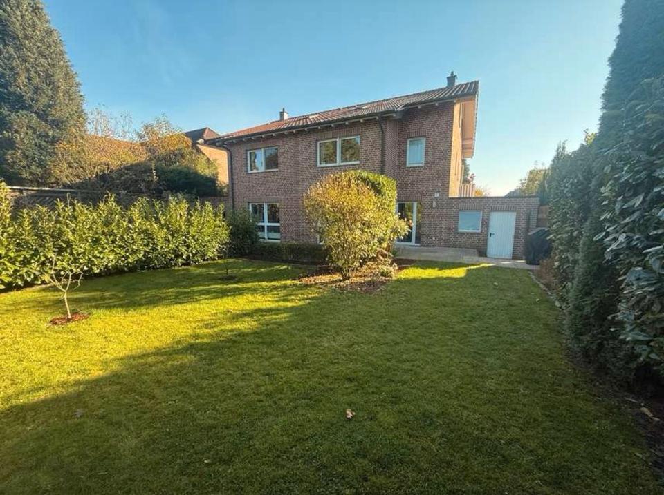 Thumbnail-Moderne Doppelhaushälfte mit zwei großzügigen Familienwohnungen