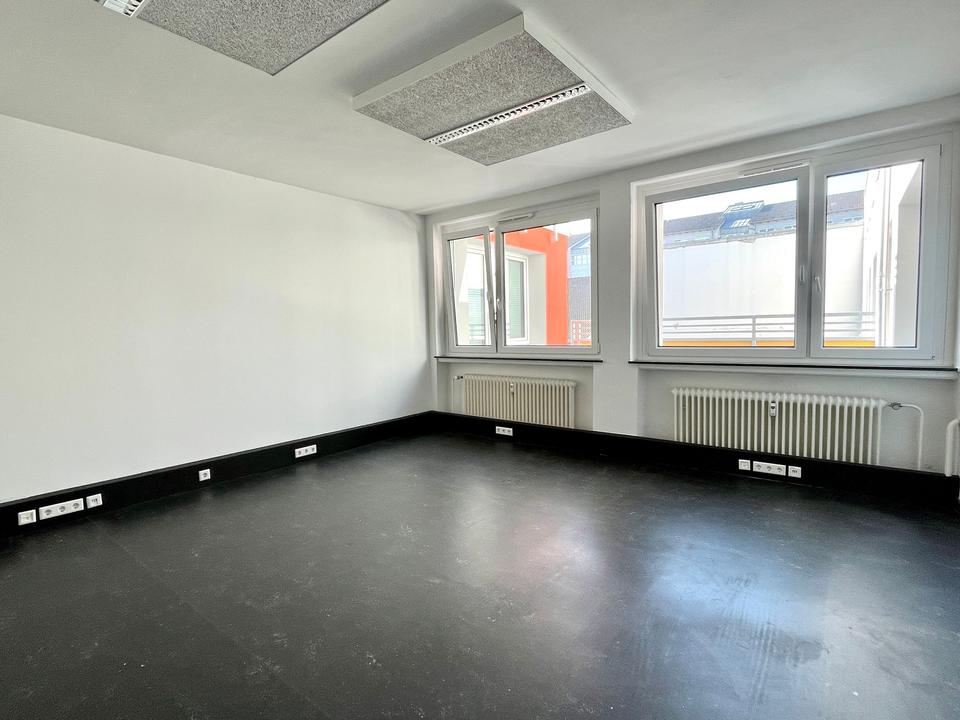 Thumbnail-Lichtdurchflutetes Büro in zentraler Lage!