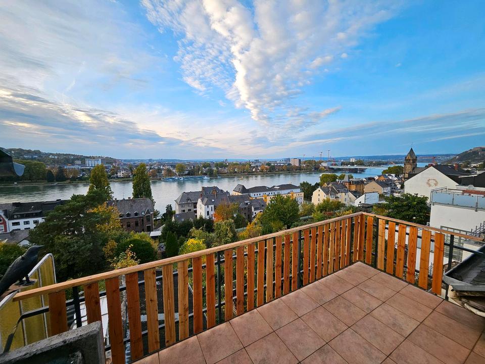 Thumbnail-Rheinblick in KO-Pfaffendorf: Großzügige 5,5-Zimmer-Wohnung