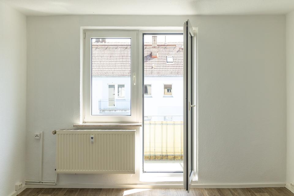 Thumbnail-Auspacken & loswohnen: Frisch sanierte und möblierte 2-Zi-Wohnung mit Balkon in Löderburg