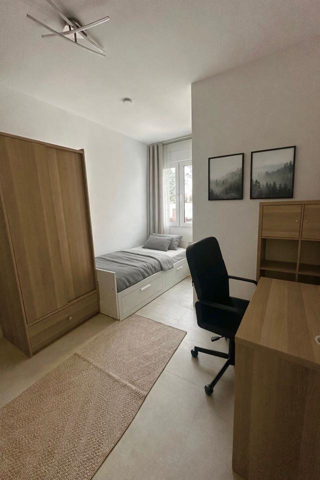 Thumbnail-Elegant möbliertes 1-Zimmer-Apartment inkl Bad