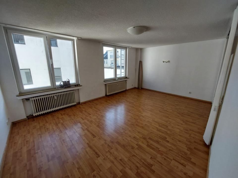 Thumbnail-Helle 2-Zimmer-Wohnung mit neuem Bad und EBK zu vermieten!