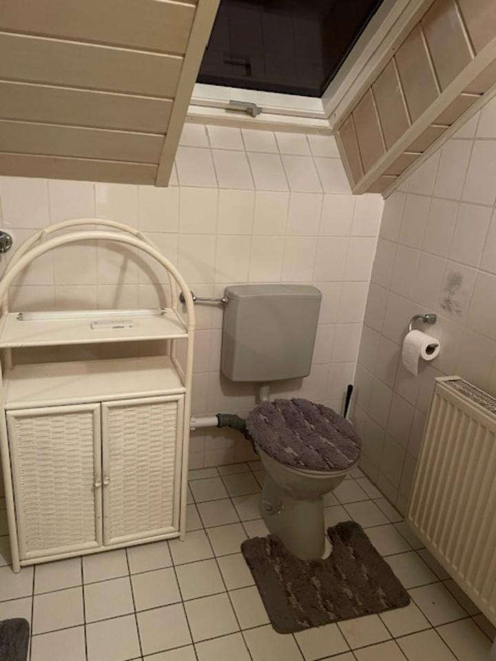 Thumbnail-Dachgeschosswohnung möbliert, ca. 60 m2 3 Zimmer - Küche - Bad