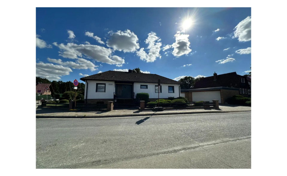 Thumbnail-von privat - Bungalow in GF mit Vollkeller, Partyräumen + Garagen