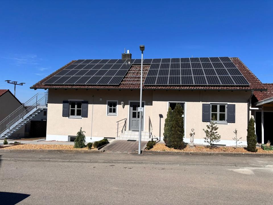 Thumbnail-Großzügige Wohnung auf zwei Etagen mit Garten