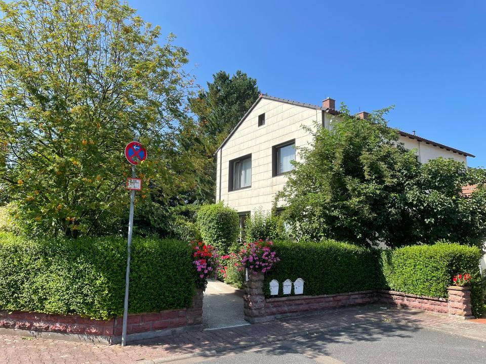Thumbnail-Freistehendes Haus in Nieder-Erlenbach + Garten und Dachterrasse