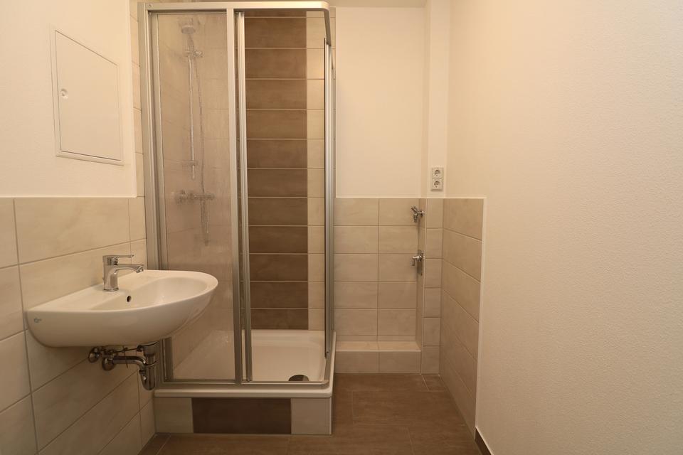 Thumbnail-Eine Insel mit 3 Zimmern…tolle 3-RW mit Dusche u. Balkon!!!