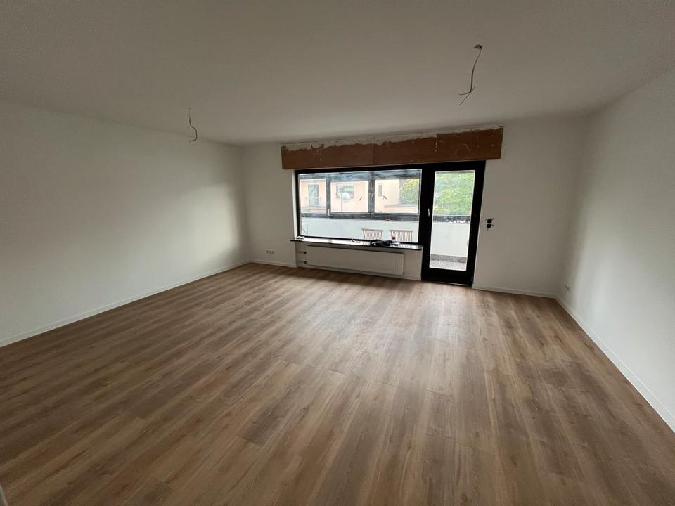 Thumbnail-Frisch sanierte 3ZK Wohnung mit Wintergarten, EBK & Garage