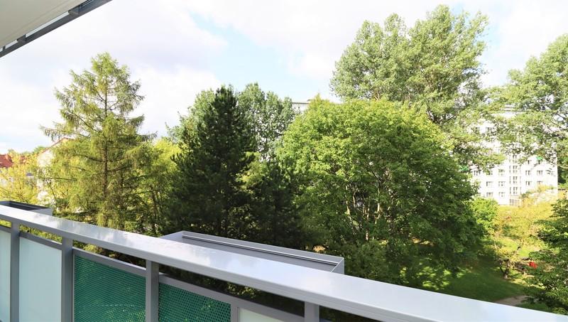 Thumbnail-3 Zimmer+ Balkon + Aufzug= Halbes Jahr-halbe (Kalt)Miete