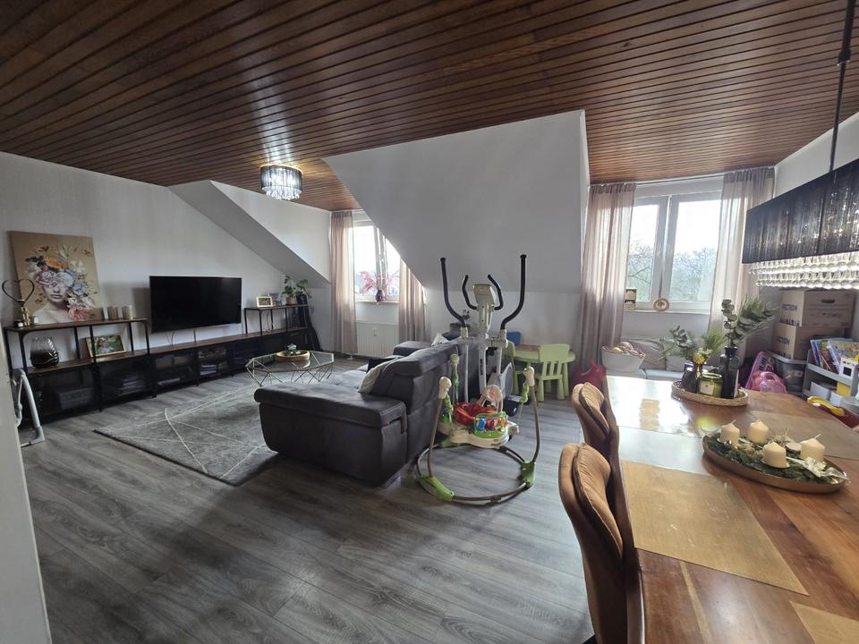 Thumbnail-gemütliche 3-Zimmer-Dachgeschosswohnung mit Dachterrasse