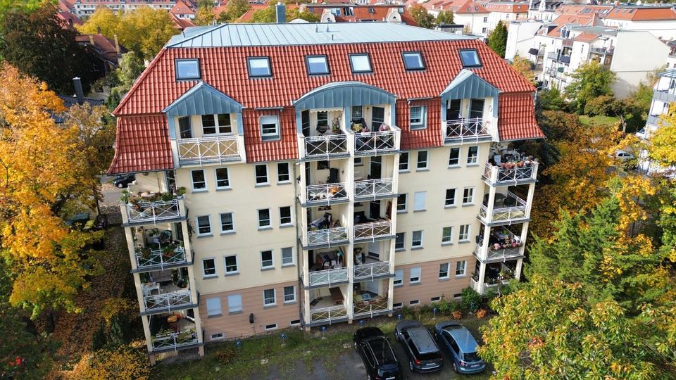 Thumbnail-Ruhige und helle Zweizimmerwohnung mit Balkon mit Gartenblick