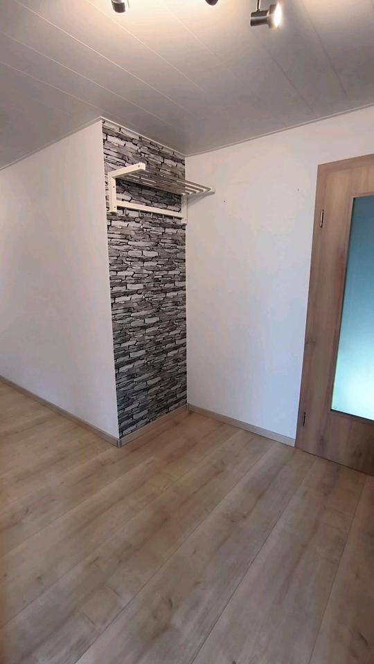 Thumbnail-Helle Dachgeschosswohnung in Burglauer – 3 Zimmer mit Balkon