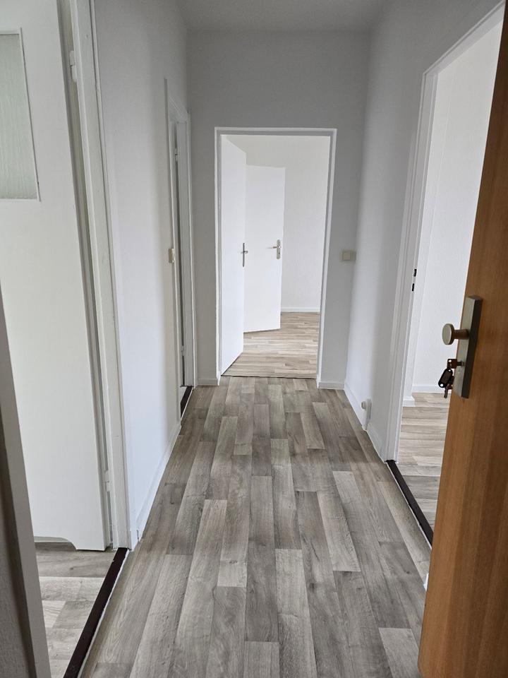 Thumbnail-Neu renovierte 3- Zimmer Wohnung in ruhiger Lage