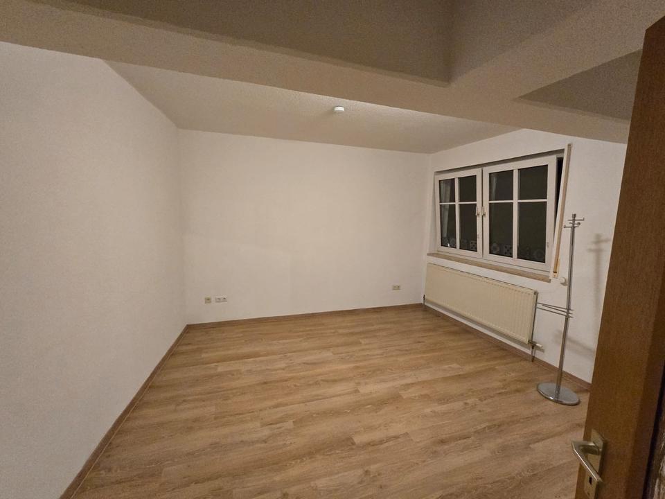 Thumbnail-4-Zimmer Wohnung mit Balkon