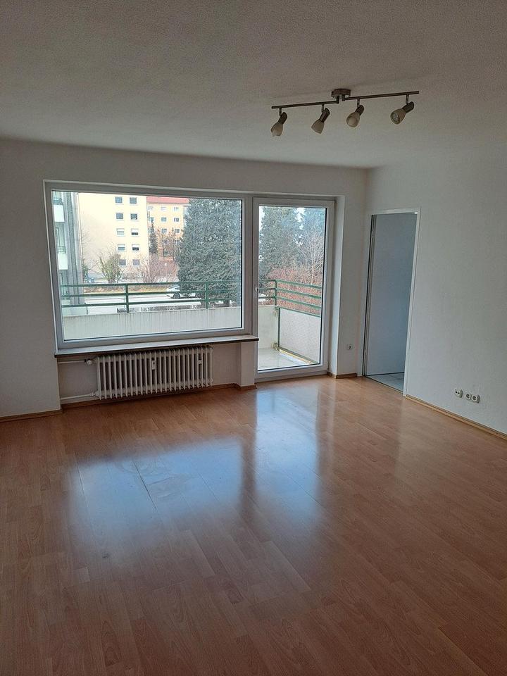 Thumbnail-2-Zimmer-Wohnung in München-Berg am Laim | WG-geeignet | Balkon |