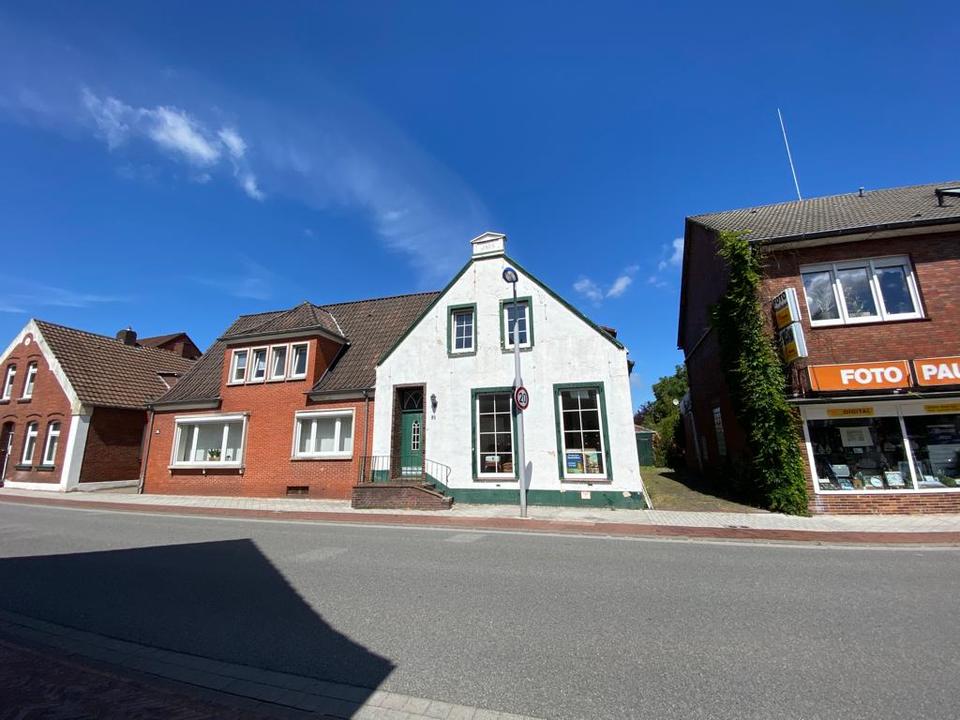 Thumbnail-Haus mit Entwicklungspotenzial (Baudenkmal) in zentraler Lage