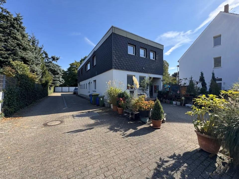 Thumbnail-Freistehendes 2-3 Familienhaus in Oberhausen Sterkrade Alsfeld