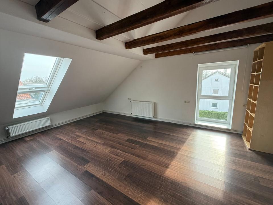 Thumbnail-1 Zimmer Dachgeschosswohnung